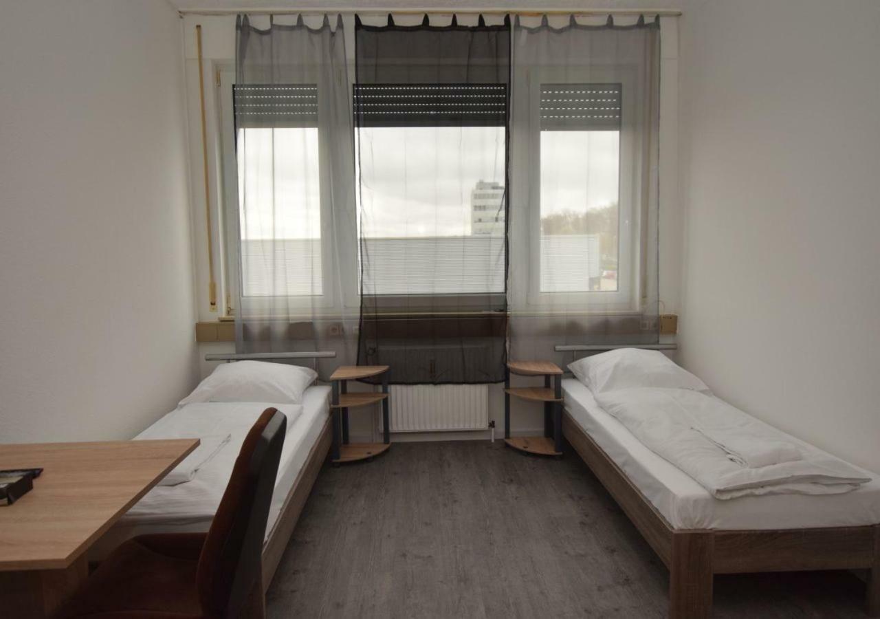 Monteurzimmer Messe Airport Wolfschlugen Buitenkant foto