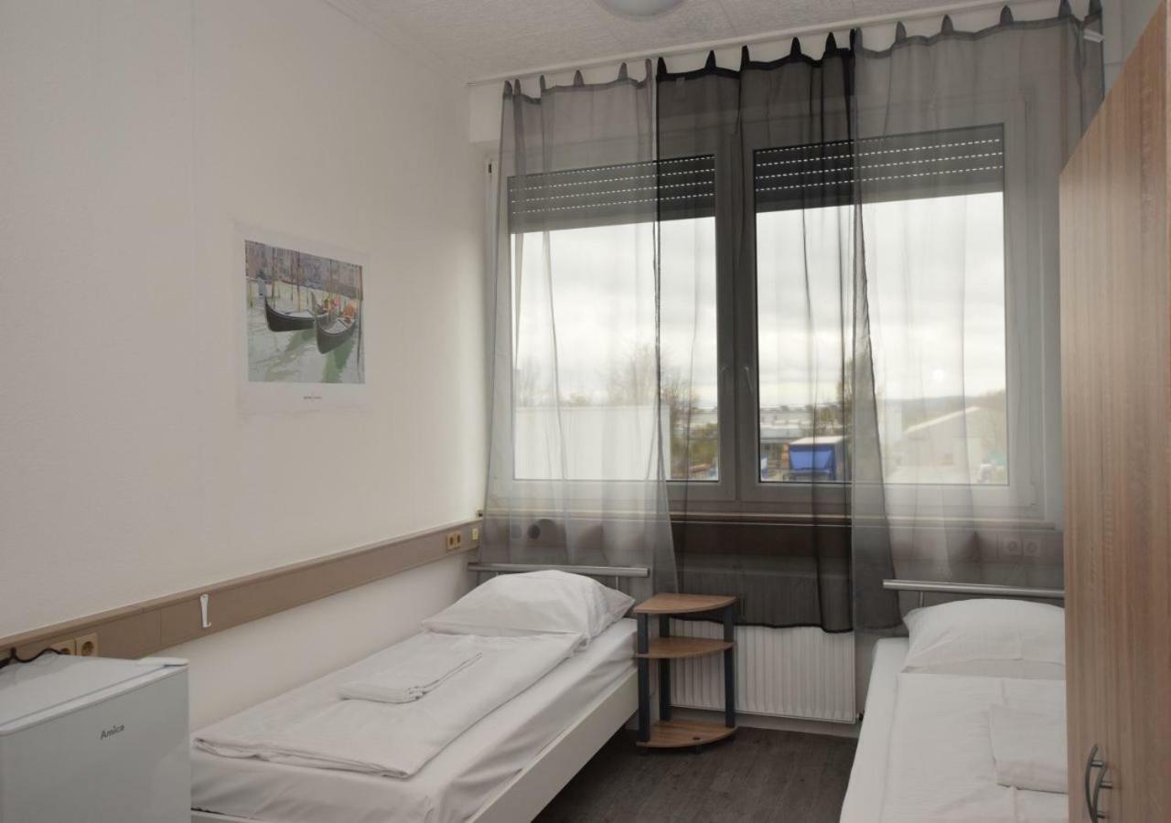 Monteurzimmer Messe Airport Wolfschlugen Buitenkant foto